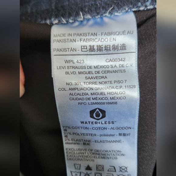 Signature by Levi Strauss & Co. Women's Totally Shaping Pull-on Skinny Jeans, 31 - Picture 4 of 14